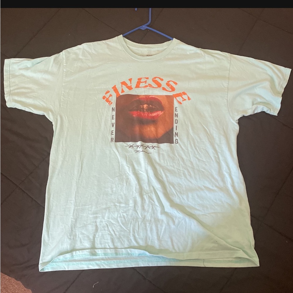 Fashion novas finesse graphic tee